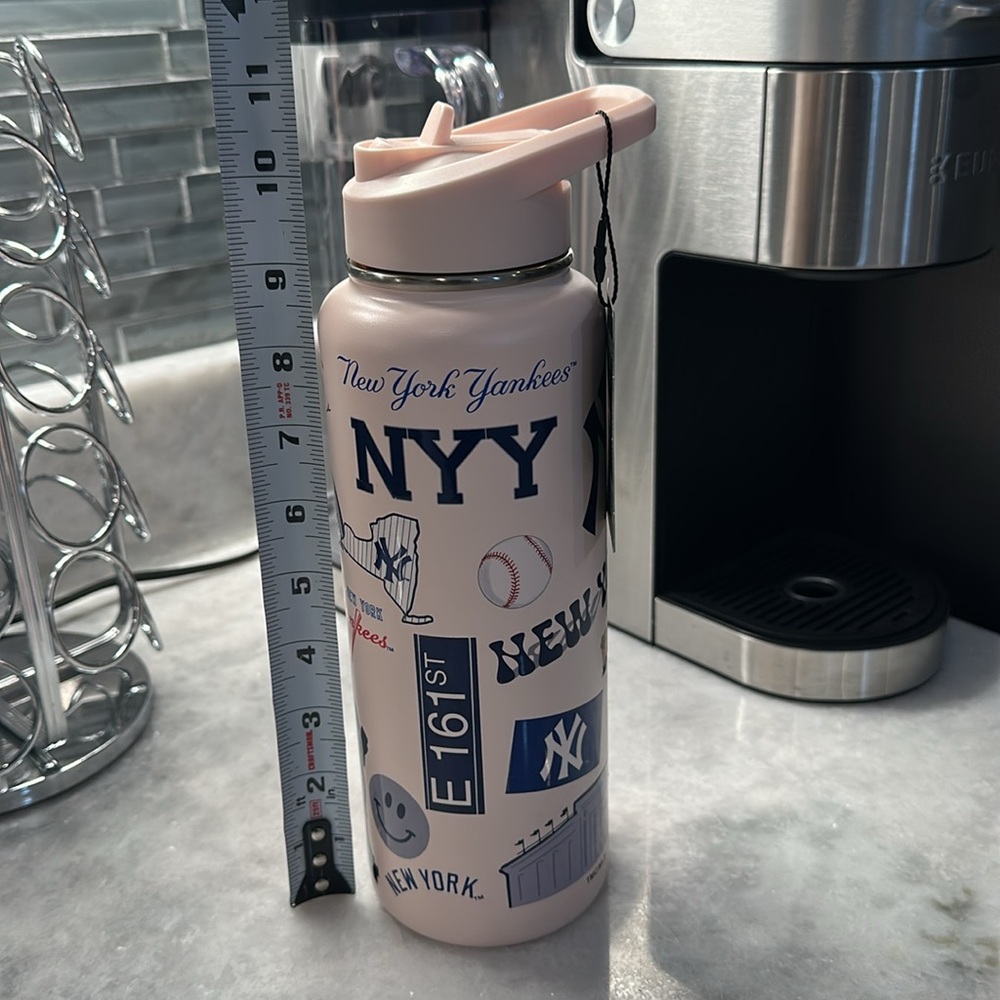 New York Yankees Pink 34oz Unique Design Quencher Tumbler - Picture 10 of 11